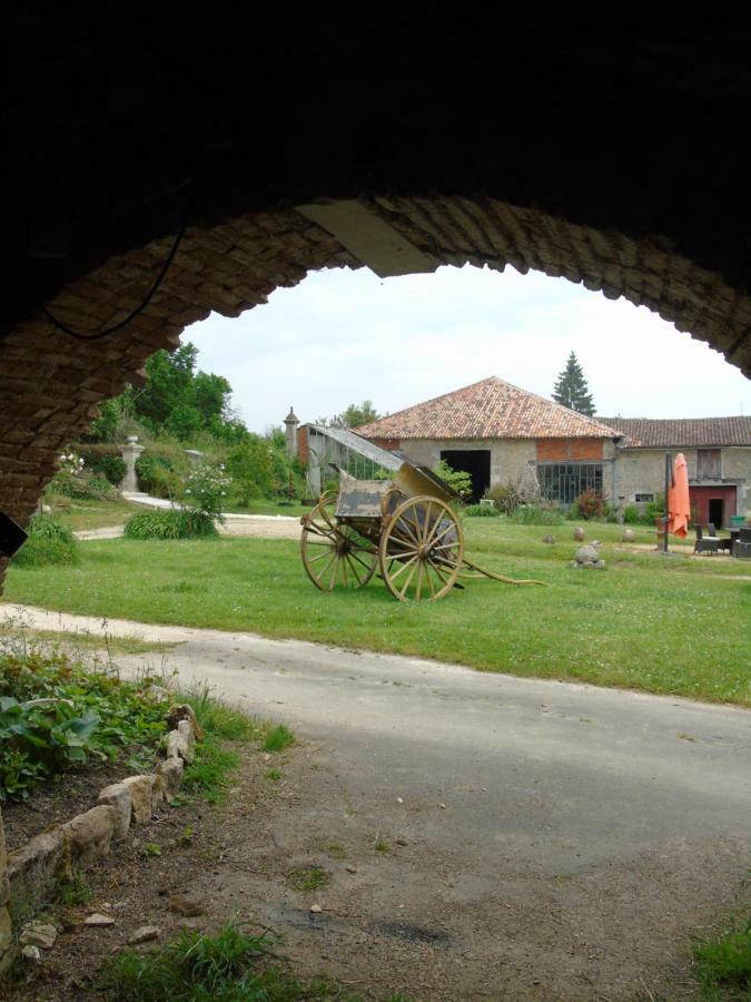 Eco Logis De Chantegrolle Champagne-Mouton Экстерьер фото